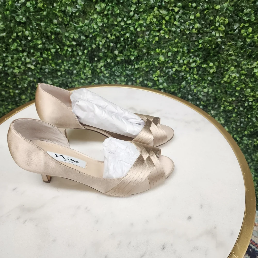 Nina Women's Contesa Evening Pumps Beige 8.5 Wide